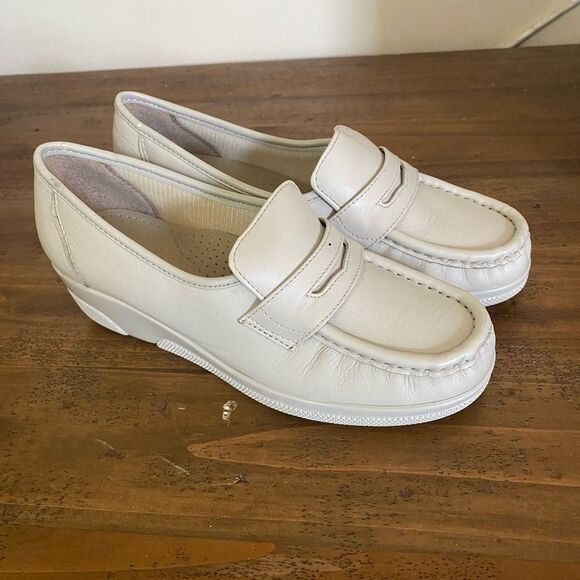 Softspots Women's Pennie Bone,size 7 - Picture 1 of 7